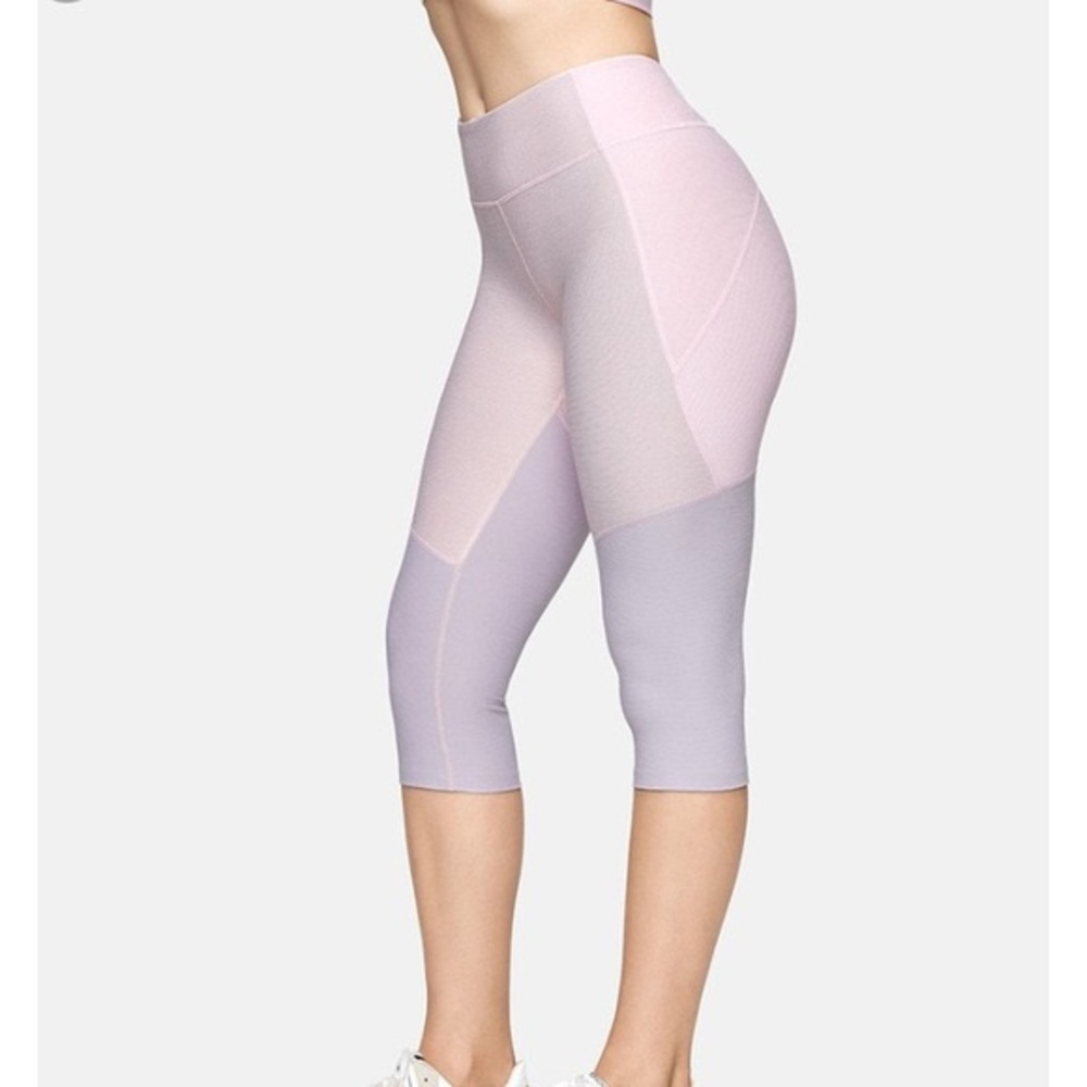 Outdoor Voices Tri tone knee cap legging